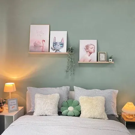 Bright & Modern Condo